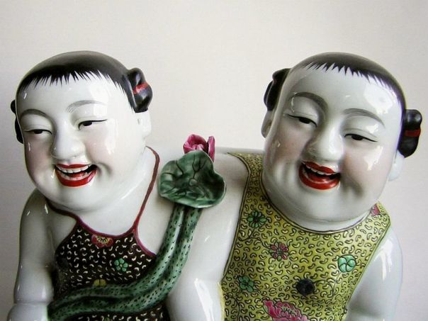 The Laughing twins He He Erxian – (9996)